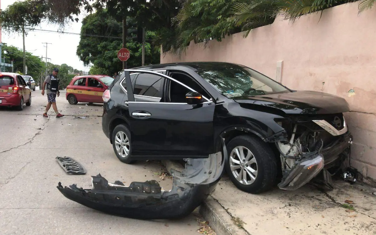 Tres lesionados en fuerte accidente vial en la colonia Primero de Mayo de Ciudad Madero Tránsito de Ciudad Madero (1)